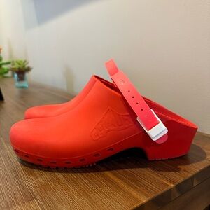 Calzuro Red Clogs